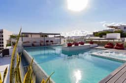 Deva 112 Luxurious 2 Br Condo - Imagen 2