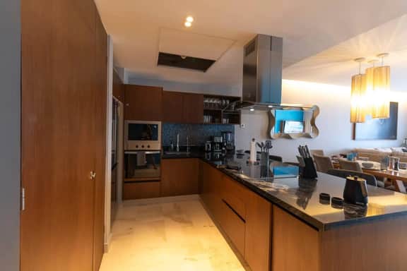 Marila Luxurious by Blueplaya beach 1 block far - Image 5